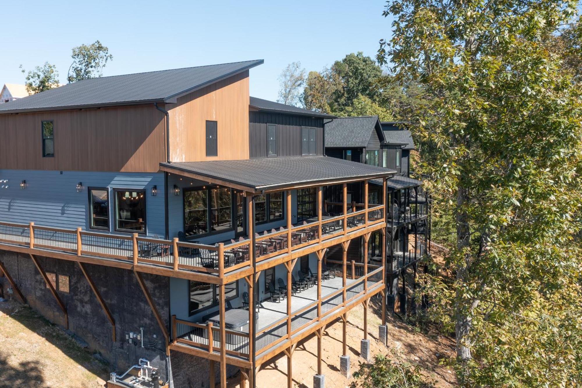 Luxury 12-Bedroom Cabin With Indoor Pool, Hot Tub & Movie Theater, Sleeps 36 Sevierville Exteriör bild
