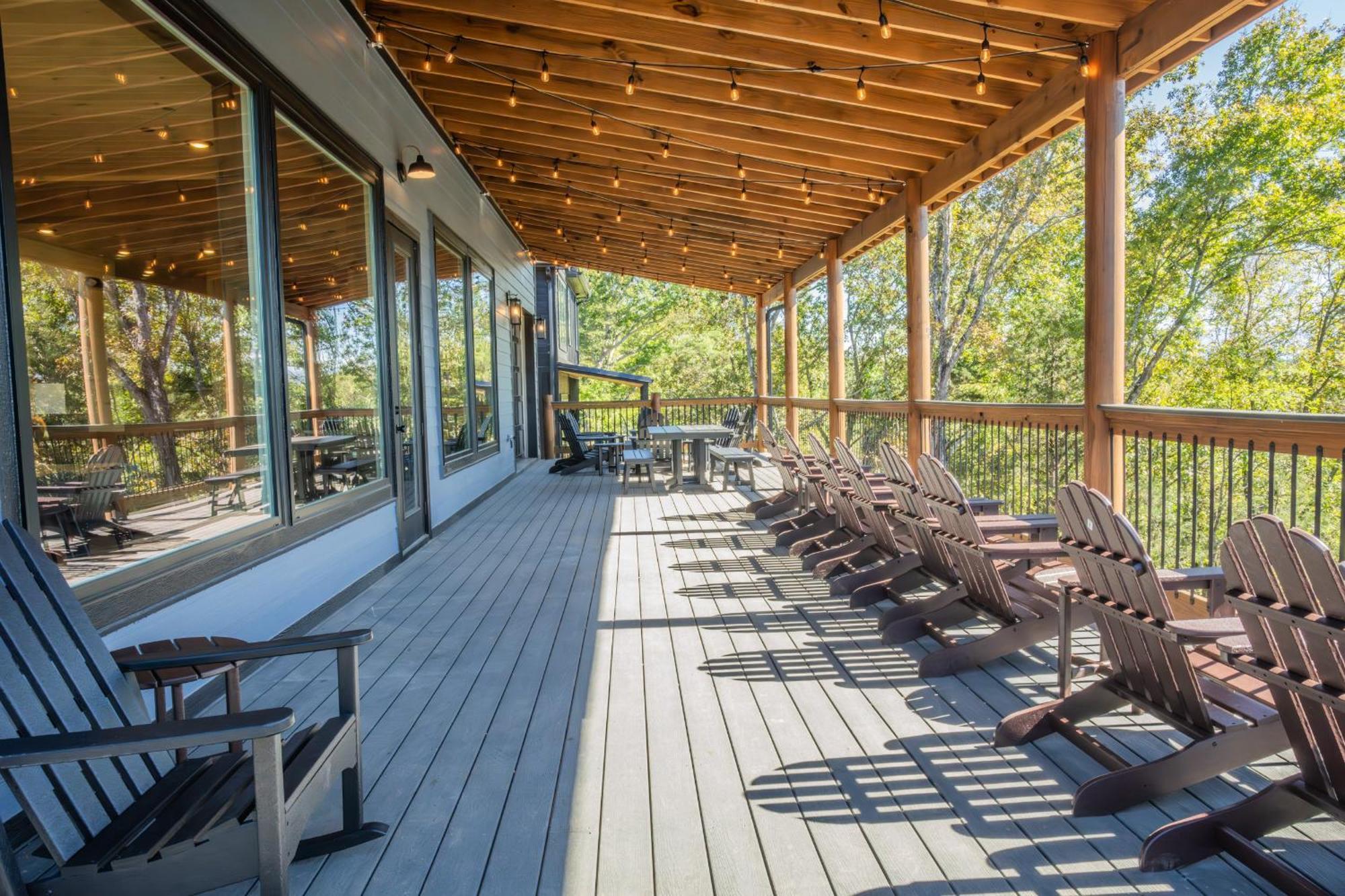 Luxury 12-Bedroom Cabin With Indoor Pool, Hot Tub & Movie Theater, Sleeps 36 Sevierville Exteriör bild