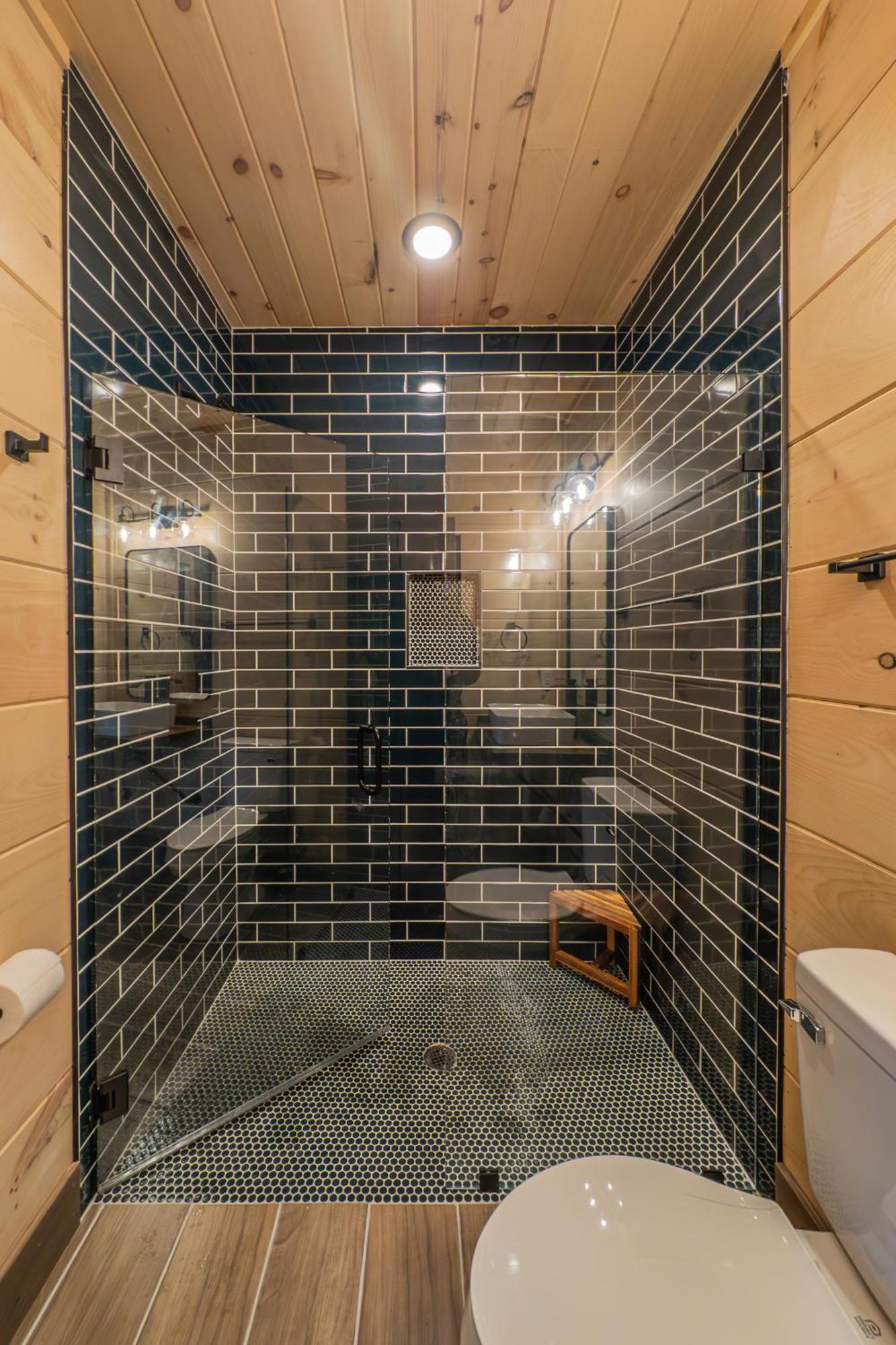 Luxury 12-Bedroom Cabin With Indoor Pool, Hot Tub & Movie Theater, Sleeps 36 Sevierville Exteriör bild
