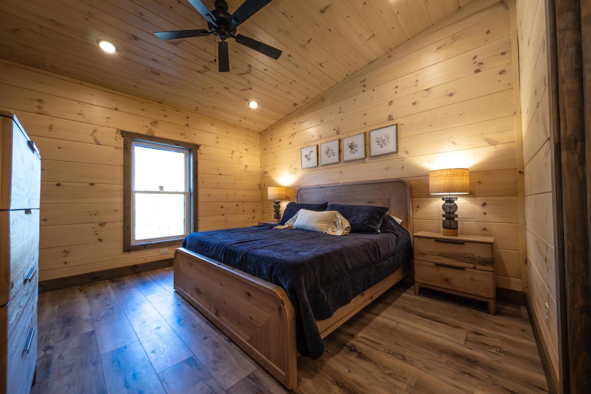 Luxury 12-Bedroom Cabin With Indoor Pool, Hot Tub & Movie Theater, Sleeps 36 Sevierville Exteriör bild