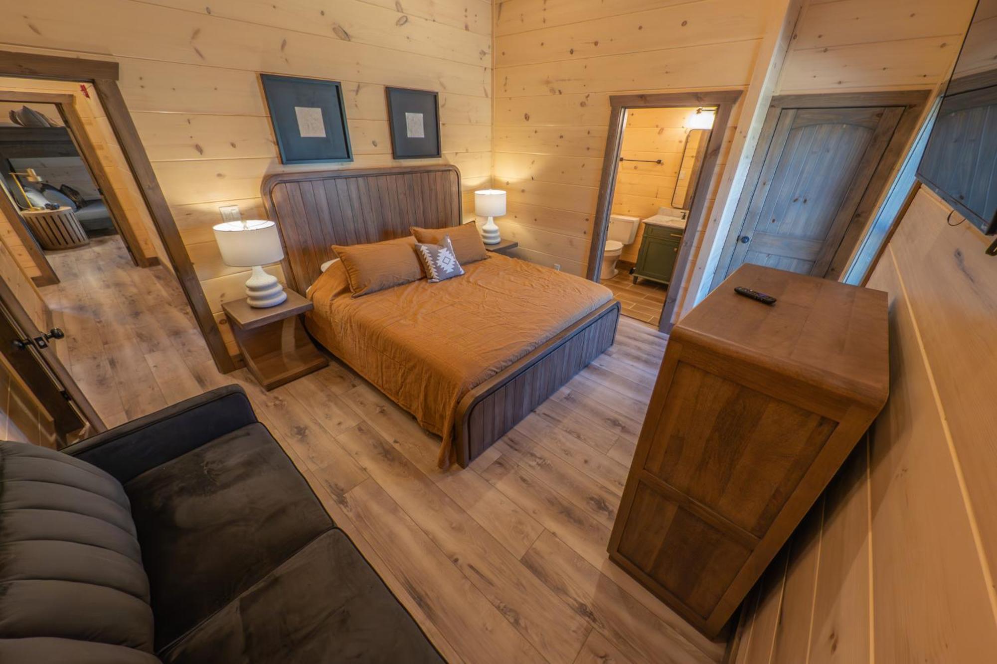 Luxury 12-Bedroom Cabin With Indoor Pool, Hot Tub & Movie Theater, Sleeps 36 Sevierville Exteriör bild