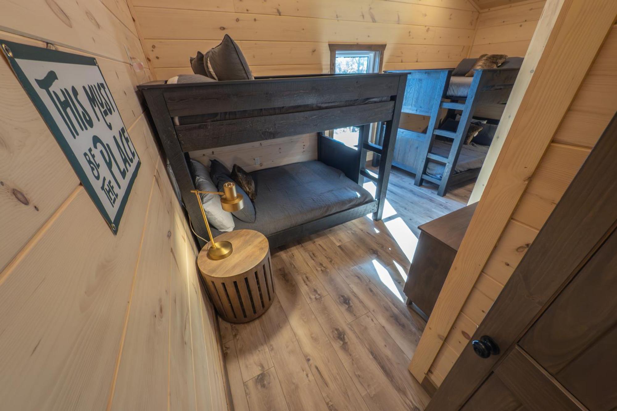Luxury 12-Bedroom Cabin With Indoor Pool, Hot Tub & Movie Theater, Sleeps 36 Sevierville Exteriör bild