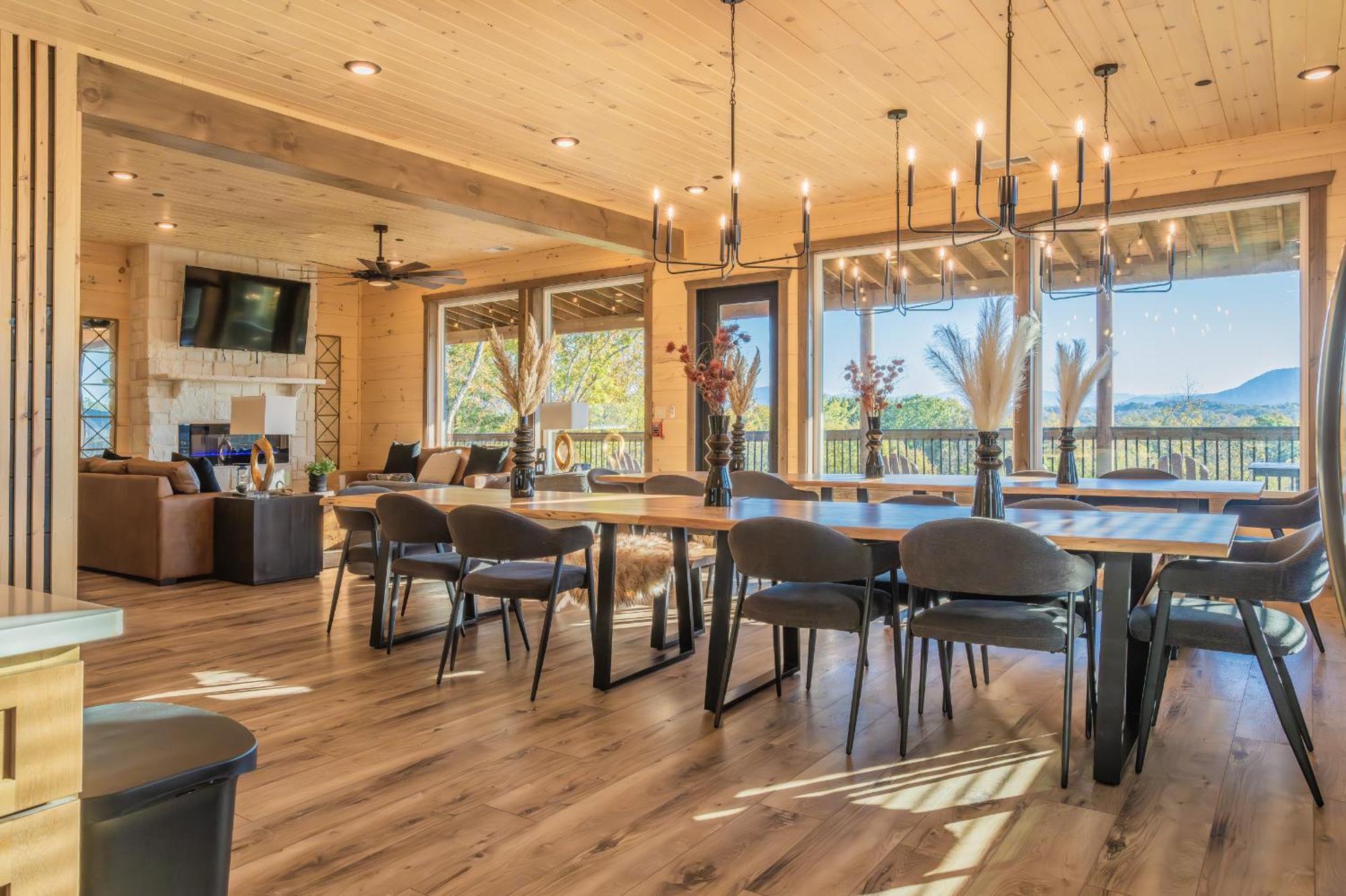 Luxury 12-Bedroom Cabin With Indoor Pool, Hot Tub & Movie Theater, Sleeps 36 Sevierville Exteriör bild