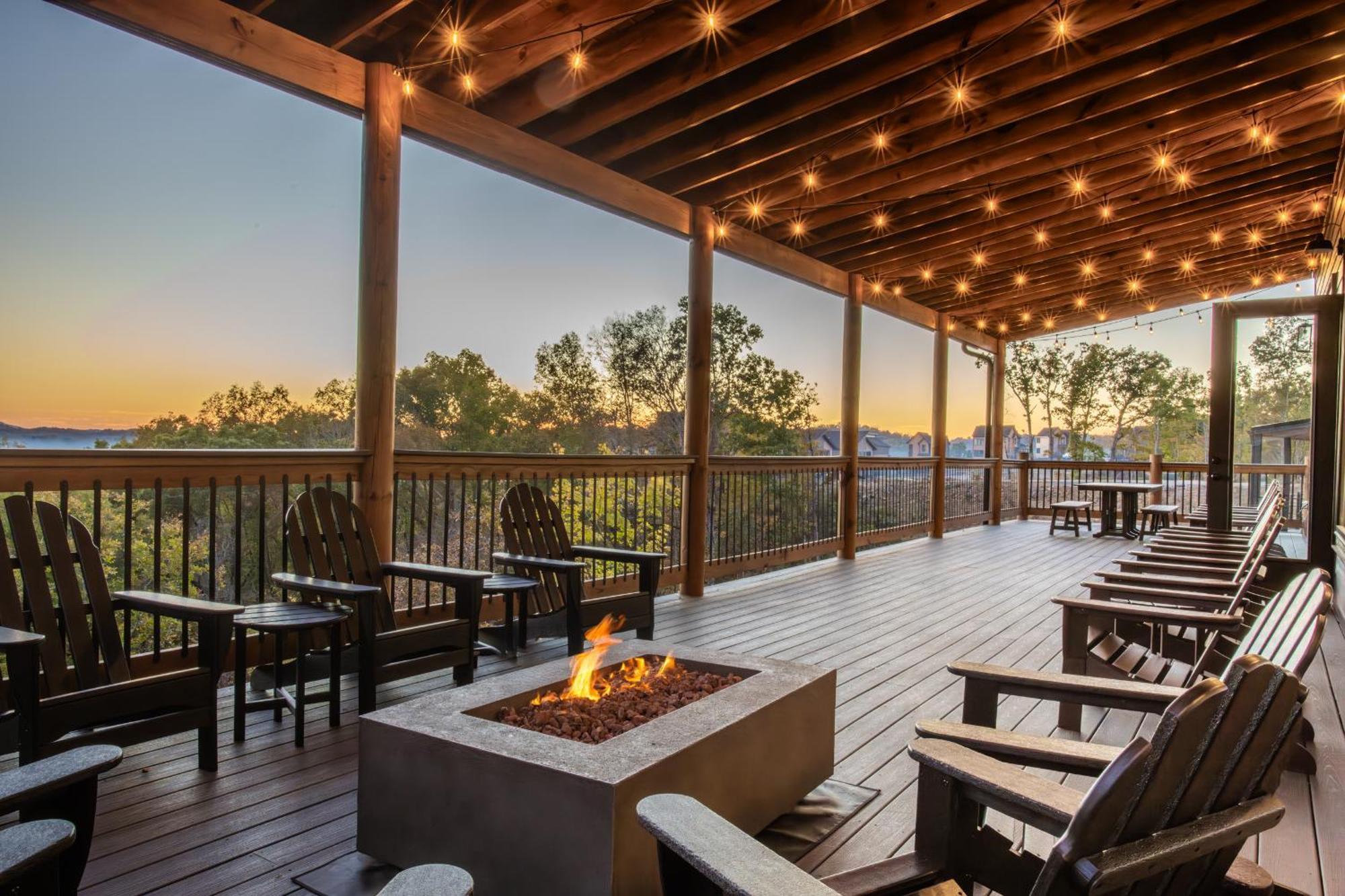Luxury 12-Bedroom Cabin With Indoor Pool, Hot Tub & Movie Theater, Sleeps 36 Sevierville Exteriör bild